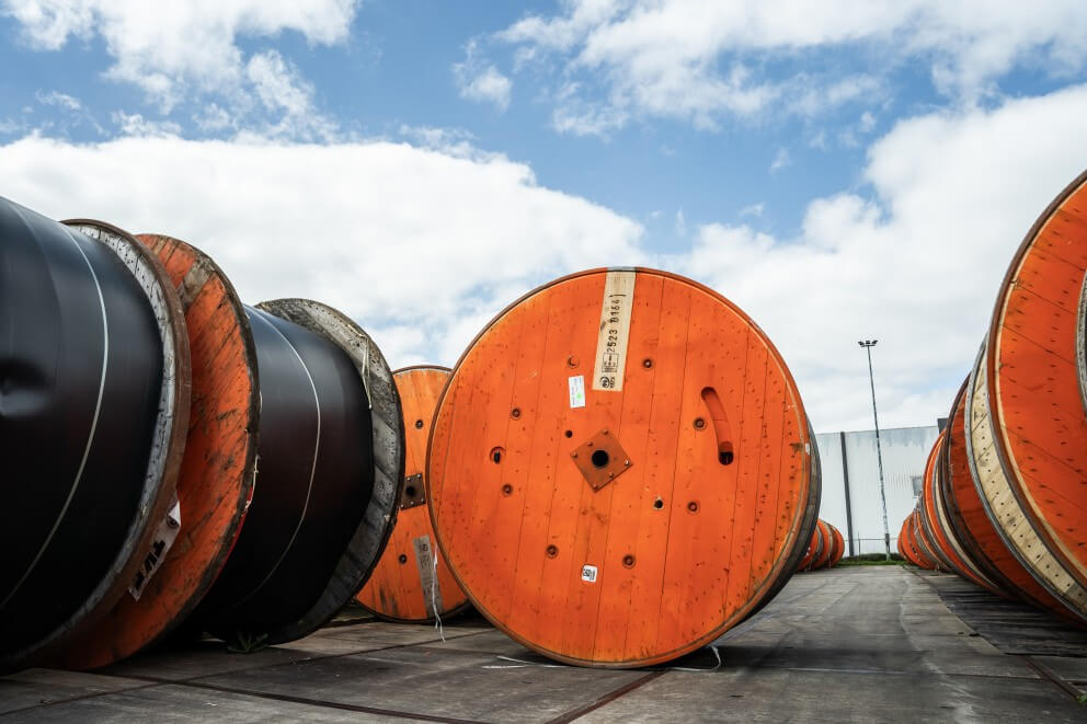 Cable drum tracking and location and usage tracking